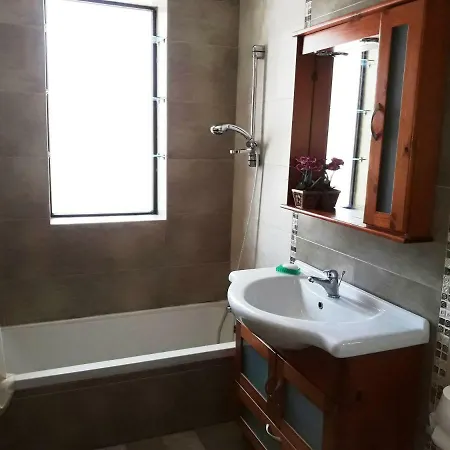 2 Bedroom Penthouse With Private Terrace *