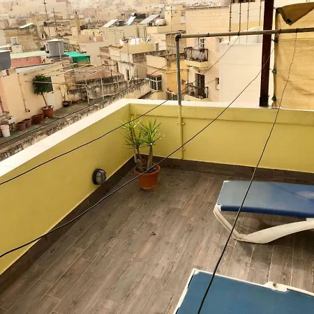 아파트 2 Bedroom Penthouse With Private Terrace 슬리에마